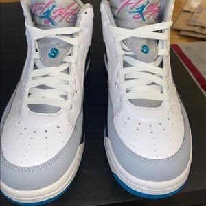 Jordan Flight 9.5 Tropical Teal/Wolf Grey/Pink  size 8.5 with original box!